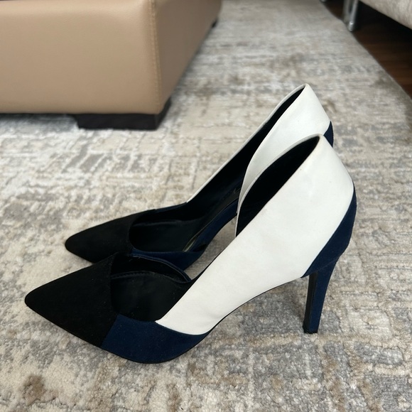 Beautiful ZARA TriColor (White, Black and Blue) Pointed Toe Heels in Size 36/ 6 - Picture 3 of 10